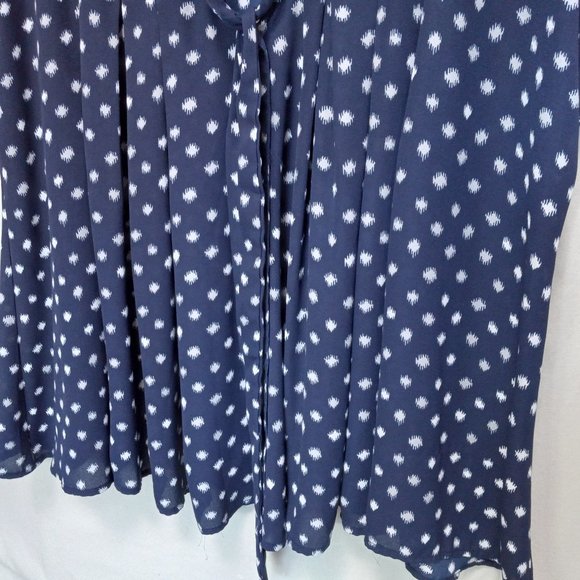 Roman's Blue/White Pleated A-Line Blouse With Tie at Neck Womans 20W (T-217) - Picture 11 of 12